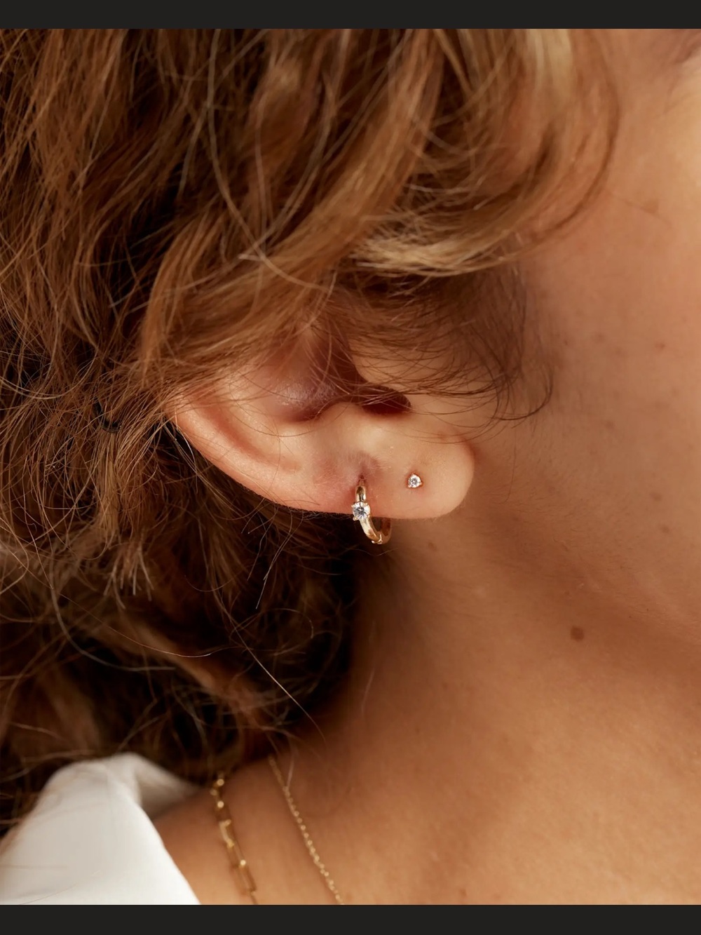 Quince 14k Gold Huggie Hoop Earring with white sapphire Stone single